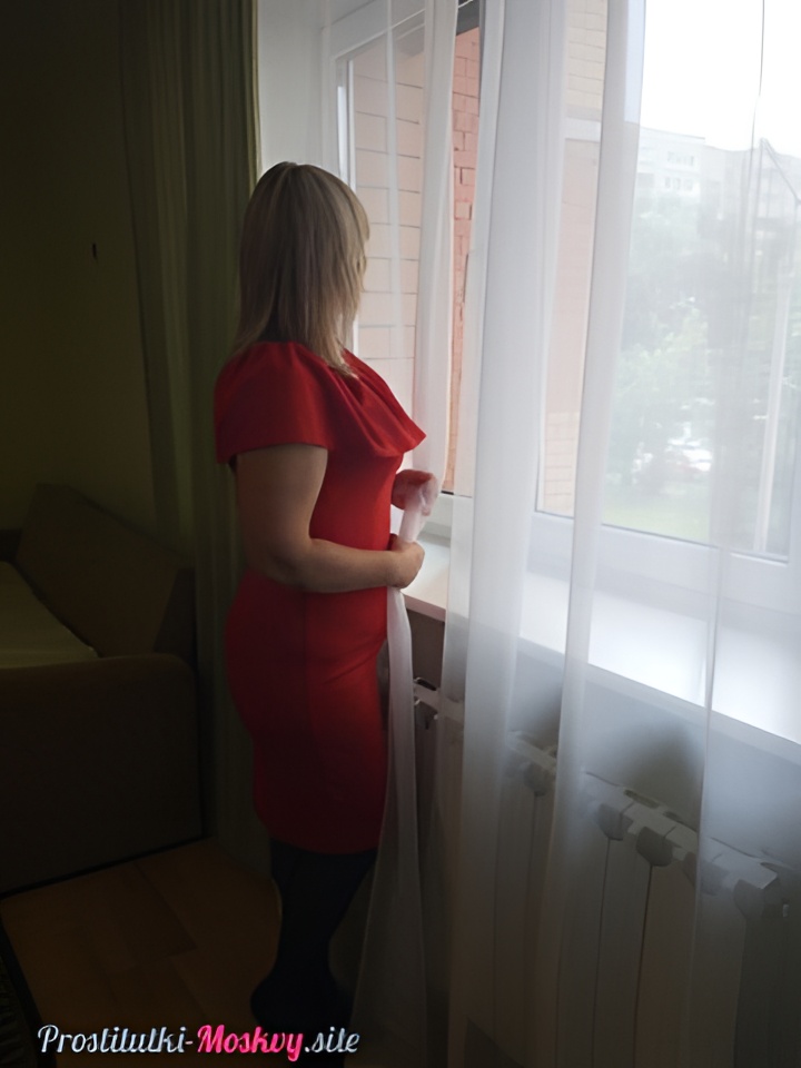 Надежда привлекальеная девушка из Азова цена от 3000 руб