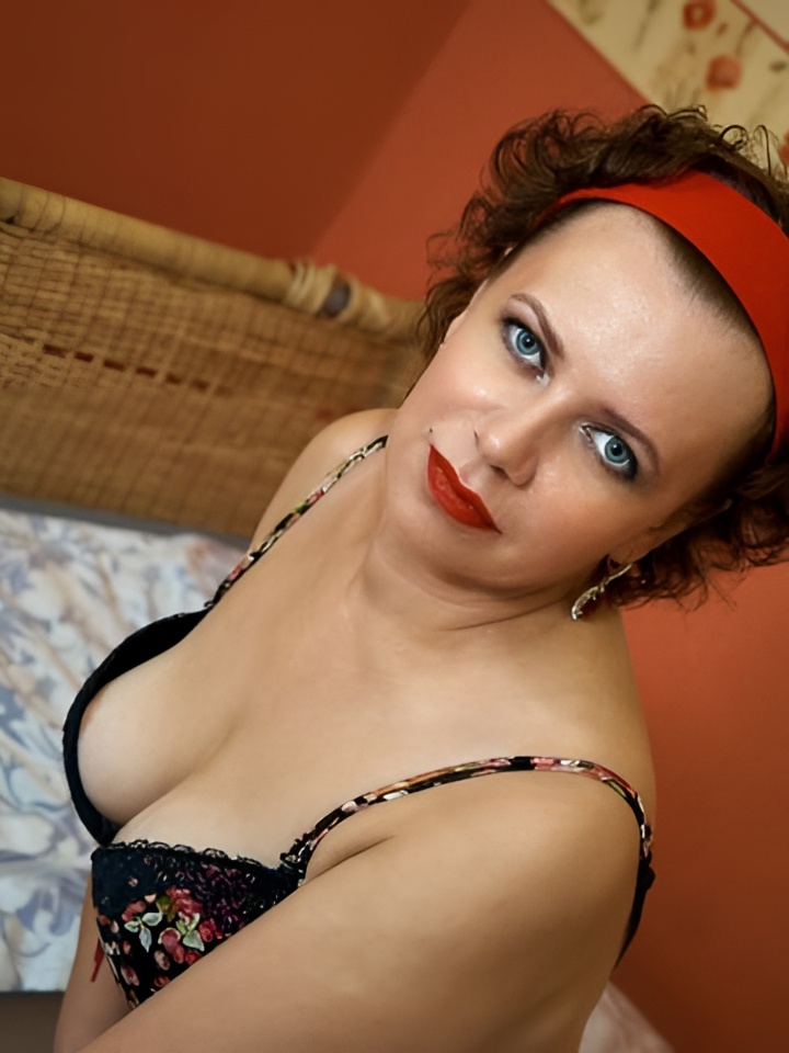 Варвара привлекальеная девушка из Азова цена от 10000 руб