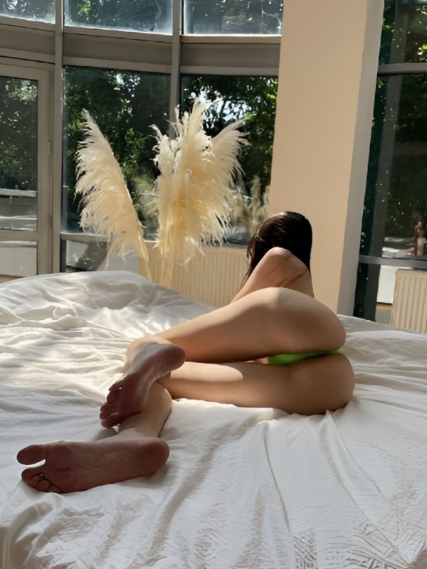 Нелли привлекательная девушка из Азова цена от 4000 руб