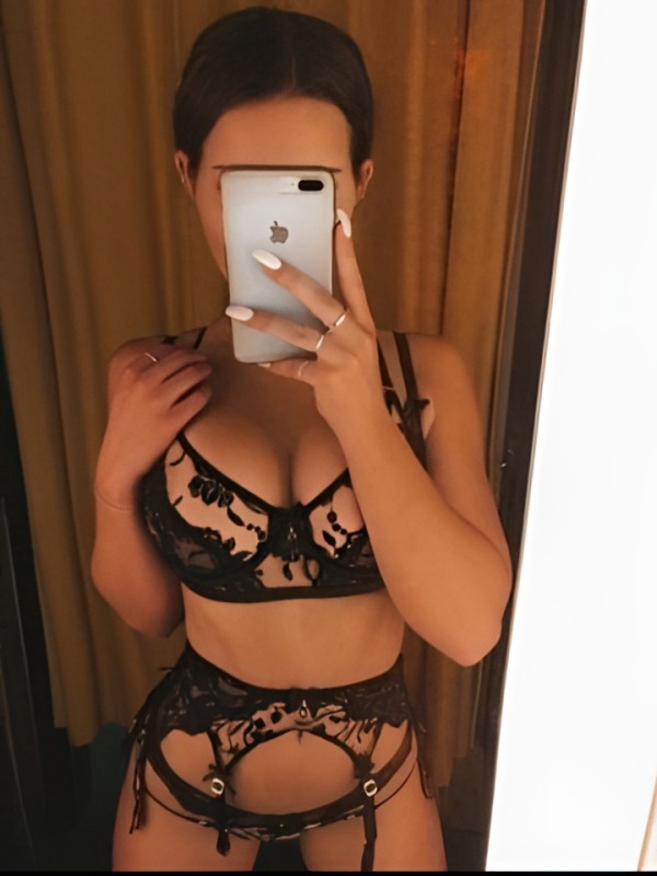 Рита привлекательная девушка из Азова цена от 1500 руб