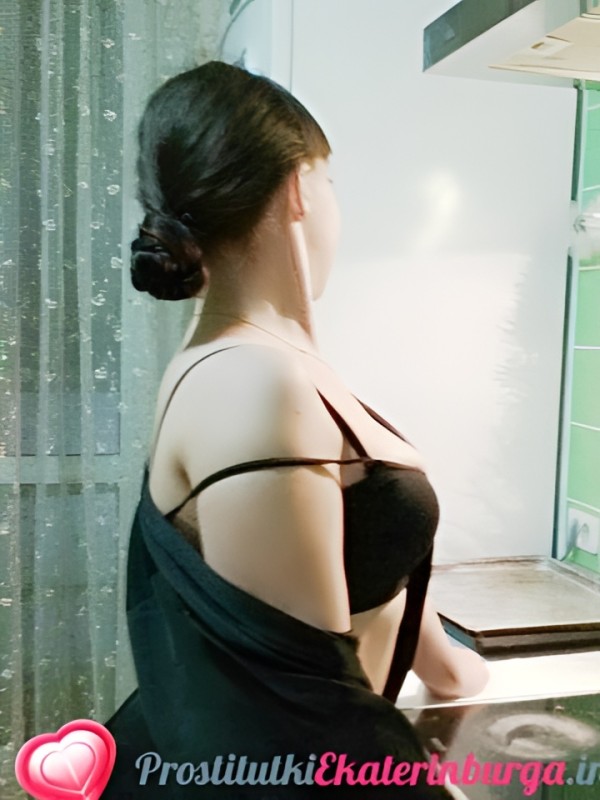 Услада привлекательная девушка из Азова цена от 2500 руб