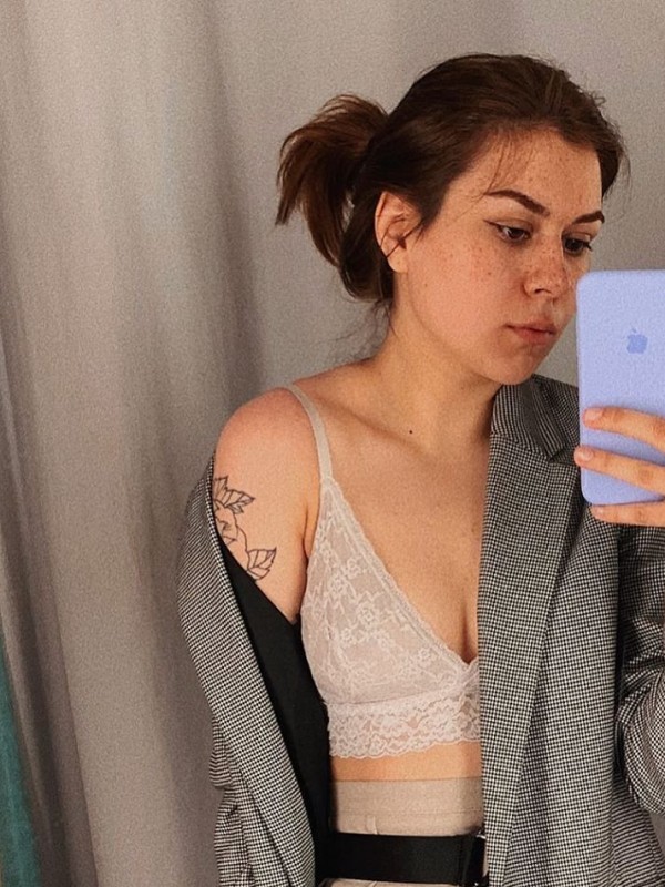 Айза привлекательная девушка из Азова цена от 3500 руб