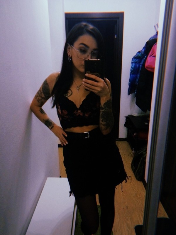 Инна привлекательная девушка из Азова цена от 3500 руб