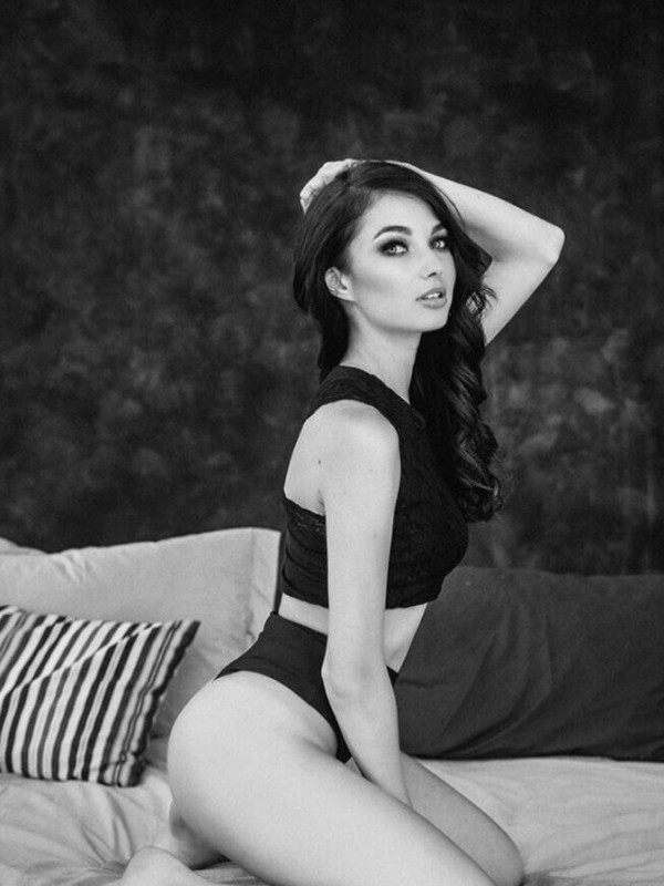 Тося привлекательная девушка из Азова цена от 5000 руб